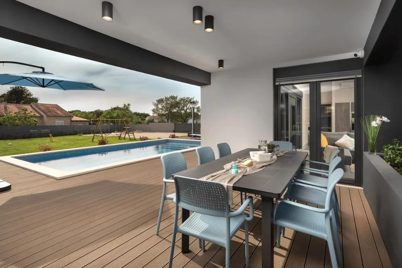 Villa Linea Fazana 0*,  Croatia