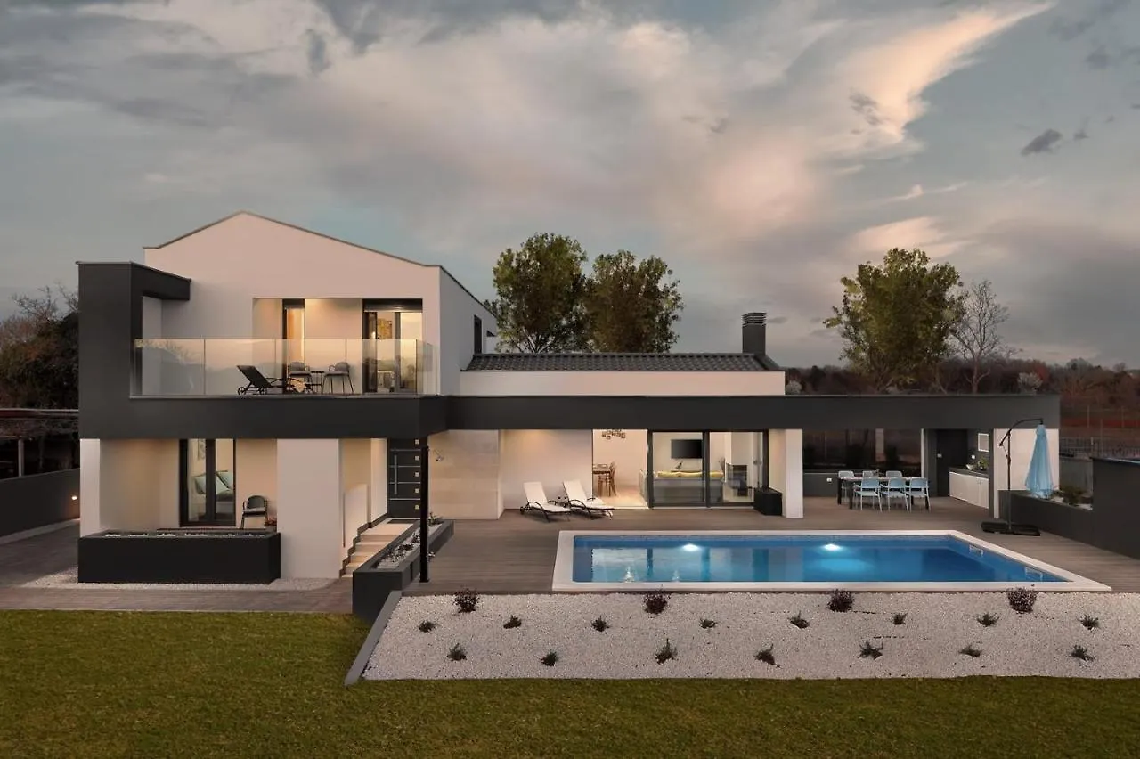 Villa Linea Fazana 0*,